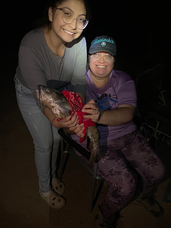 Southwest - Escondida Lake - Andrea and Amanda Leon